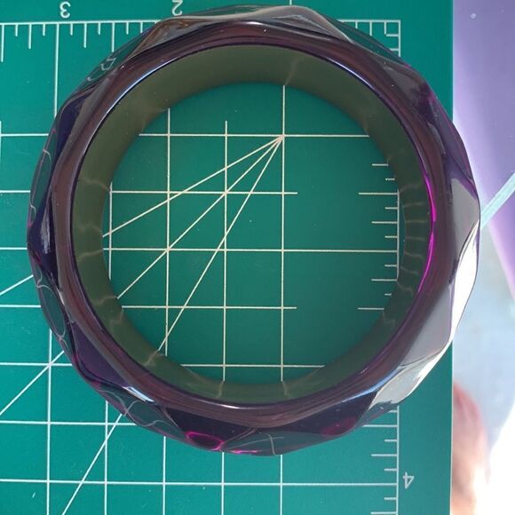 Vintage faceted purple iridescent lucite bangle bracelet 1” wide - Picture 6 of 6